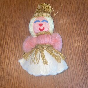 Vtg yarn & felt queen/princess Christmas tree ornament